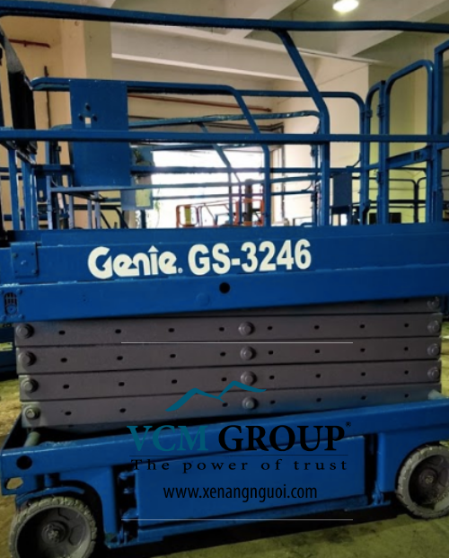 Xe cắt kéo đã qua sử dụng Genie 3246 2004 từ Singapore